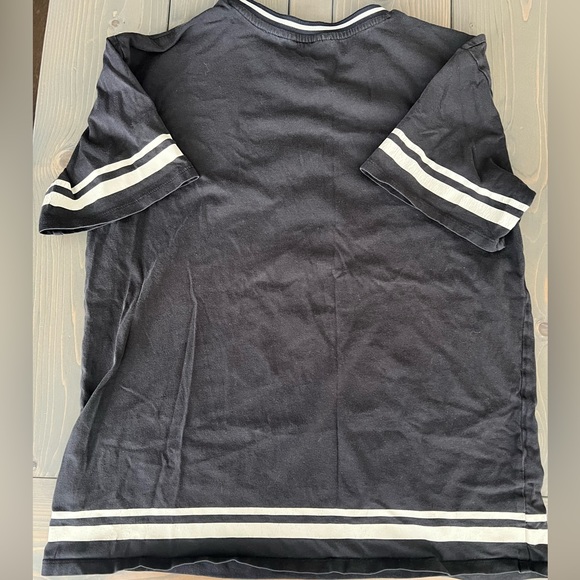 H&M shirt - Picture 3 of 3